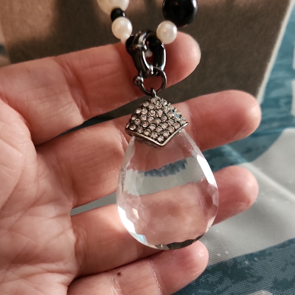 Beaded Necklace With Pendant - Picture 2 of 3